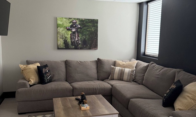 South Williamson Condo | South Williamson Suites 8br 6 bath