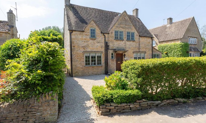 Bourton-on-the-Water House | South Winds
