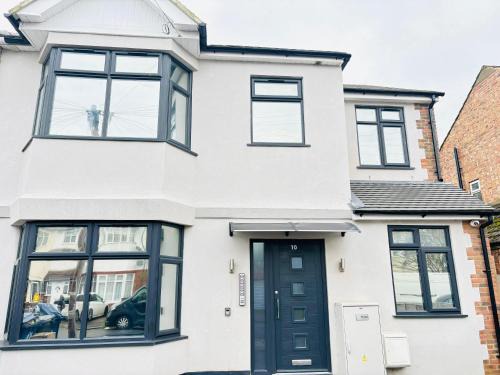 Southall Broadway House | Southall Edge Inn