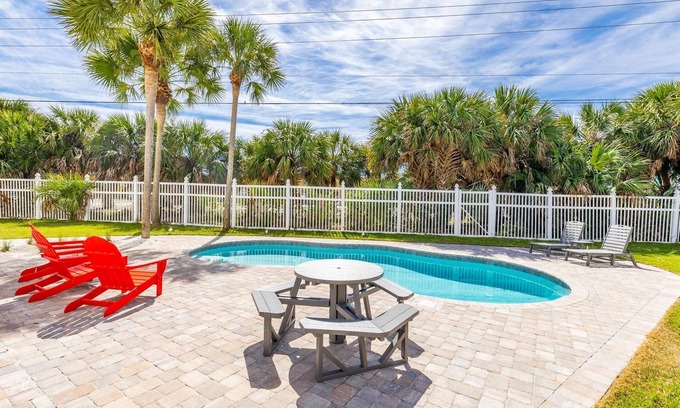 Pensacola Beach House | Southern Elegance meets Pensacola Beach at 1708 Ensenada Uno with Pool!