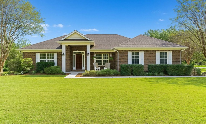 Rincon House | Southern Oaks Retreat - Theater, Game Room, Putting Green, Office, Massage Chair