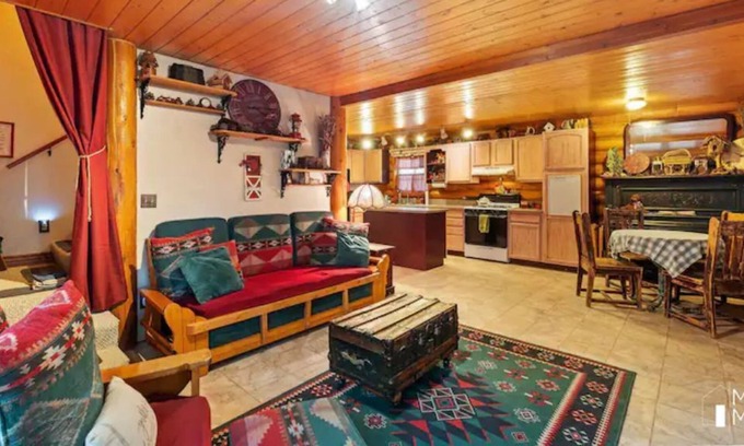 Enoch Cabin | Southern Utah Cedar City Cabin