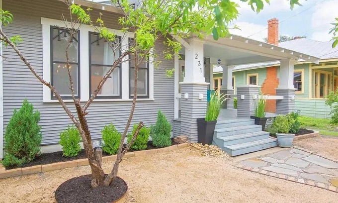 Southtown House | Southtown Downtown Home Walk to Riverwalk