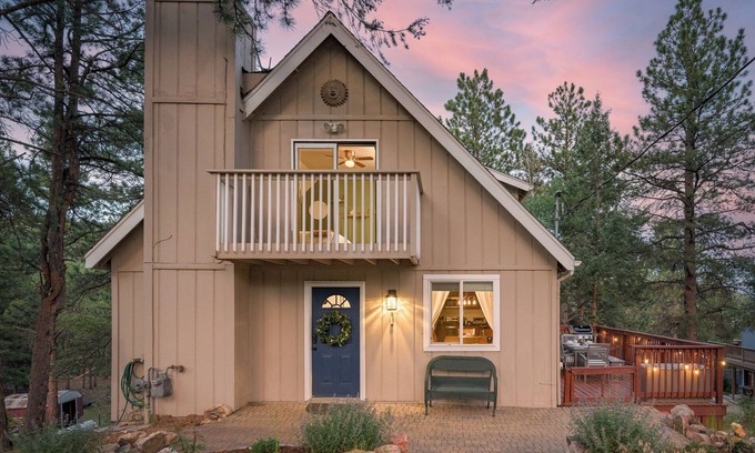 Bailey Cabin | Southwest Mountain Getaway w/Hot Tub & Game room, Pet-friendly
