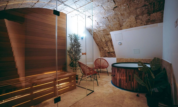 Quartier Vieux Marche-Cathedrale Apartment | Spa Du Palais