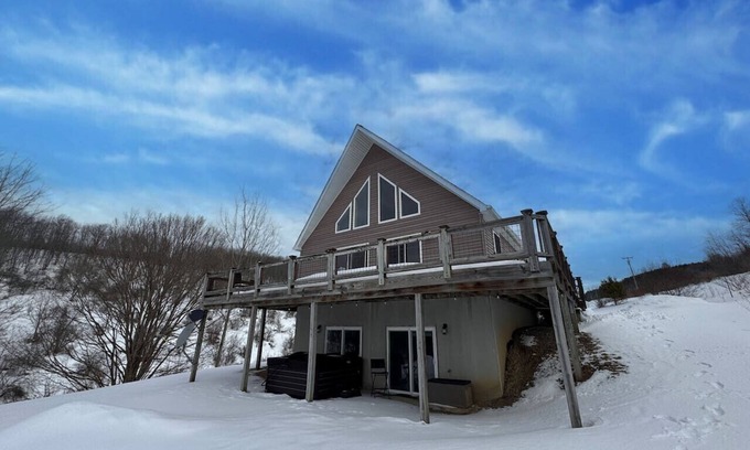 Ellicottville Cabin | Spa Play & Stay @ Slopeview 10+