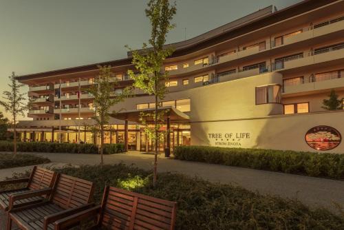 Lazne Belohrad Hotel | Spa Resort Tree of Life