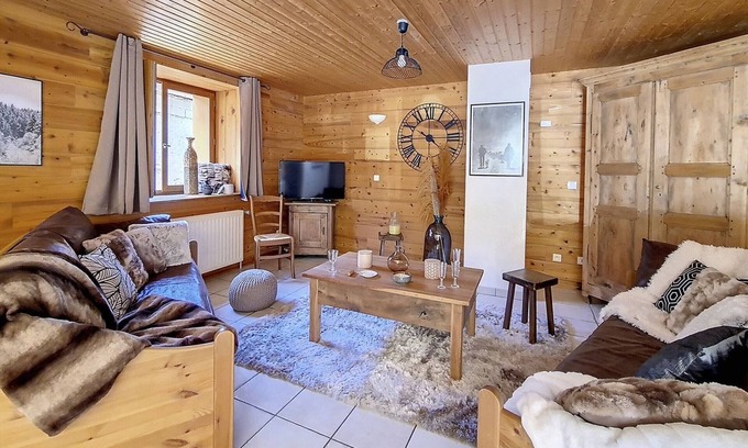 Les Belleville Ski Chalet | Spacious Chalet with Sauna · Close to Ski Resorts · Saint-Martin-de-Belleville