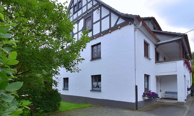 Menkhausen House | Spacious Holiday Home in Menkhausen near Ski Area