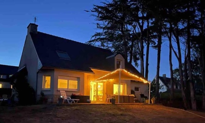 Saint-Mathieu House | Spacieuse Maison à Morgat Avec vue sur la mer