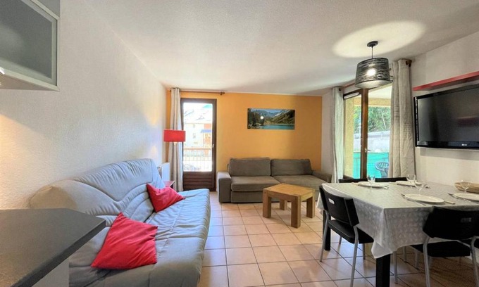 Briancon Apartment | Spacieux T3 à Briançon - 6 pers, 2 balcons, parking, proche télécabine et commerces - FR-1-330C-134