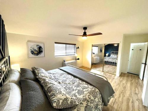 Yorktown House | Spacious 1 bedroom less than 1 mile to Beach & DT