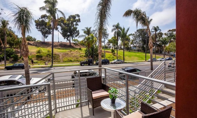 Bankers Hill Apartment | Spacious 1 Bedroom Apartment in Heart of San Diego