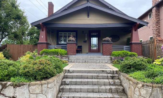 Alameda Apartment | Spacious 1 Bedroom Apt in Alberta/Alameda Neighborhood