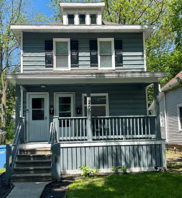 Lansing Apartment | Spacious 1 Bedroom Duplex