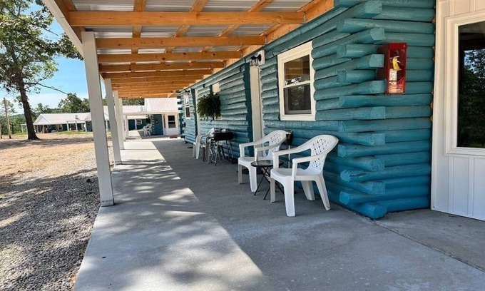 Lebanon Cabin | Spacious 1-bedroom with Loft Located 3 miles from Bennett Springs State Park