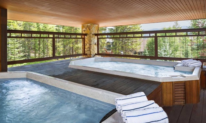Peak 9 Resort | Spacious 1BR Plus w/Fireplace, Full Kitchen & Washer/Dryer