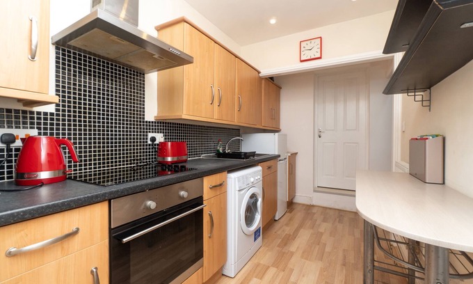 Southville Apartment | Spacious 2 Bed Southville Flat Near Harbourside
