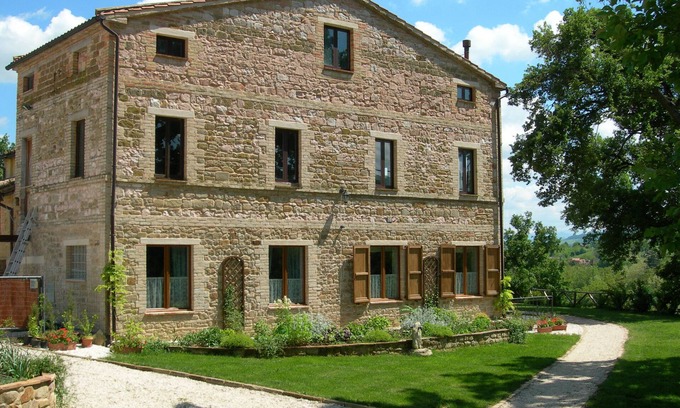 San Ginesio Apartment | Spacious 2-bedroom apartment with wonderful views of the Sibillini Mountains