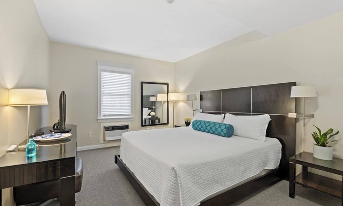 Falmouth Heights Apartment | Spacious 2-Bedroom King Suite - Comfort & Style | Sleeps 5