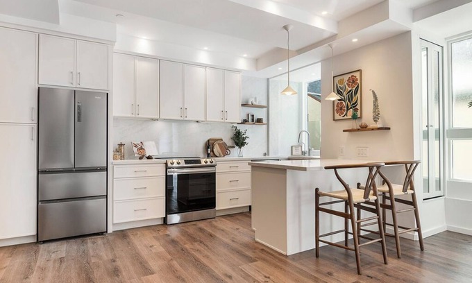 Pico - Robertson House | Spacious 2 Bedroom Home with a Private Yard