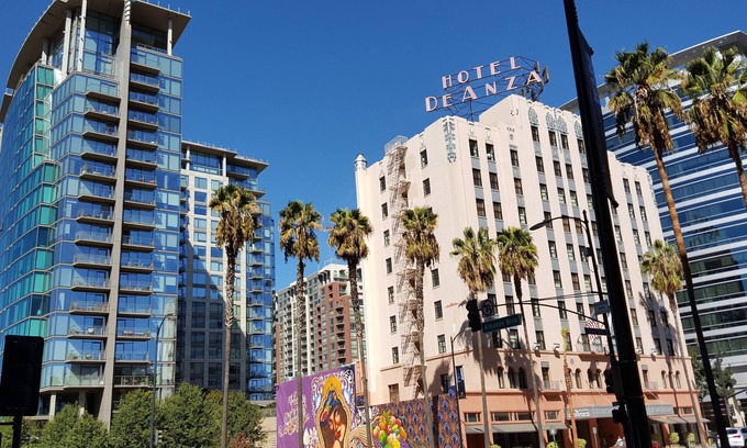 Downtown San Jose Condo | Spacious, 2-story condo in Downtown San Jose w 24/7 security, parking, pool, gym