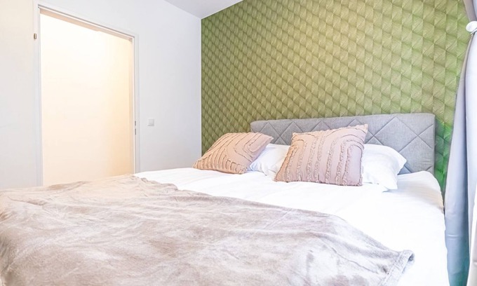 Vienna Apartment | Spacious 2BR and 1LR Apartment, Around Donaustadt