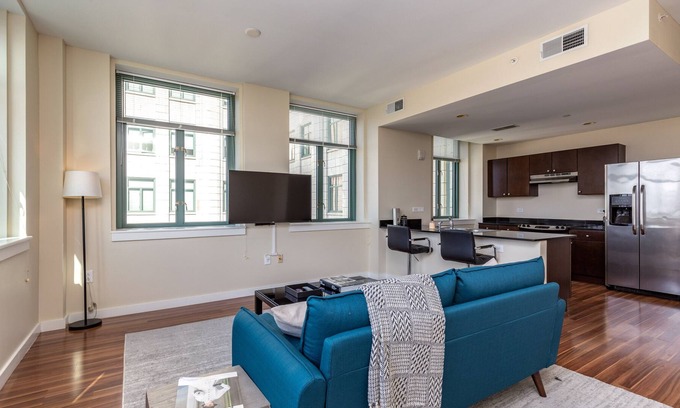 Downtown West Apartment | Spacious 2BR Near Arch, Dome, DT | Free Parking + Rooftop | Zencity