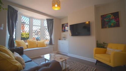 South Shore House | Spacious 3-Bed Home - Central Blackpool