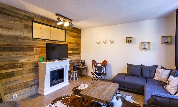 Eaux-Bonnes Apartment | Spacious 3-Bedroom Apartment for 8 – Near Ski Slopes in Gourette, Fully Equipped