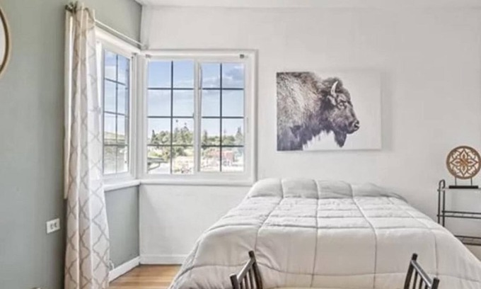 Dimond Apartment | Spacious 3-bedroom apartment with WiFi, AC in charming Oakland