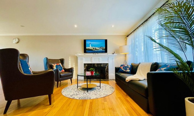 Halifax House | Spacious 3 bedroom home with parking