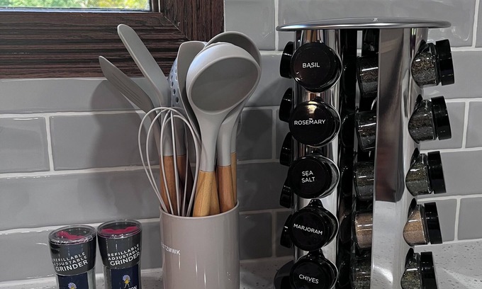 Bloomington House | Spacious 3 bedroom retreat 5 mins from IU sleeps 8