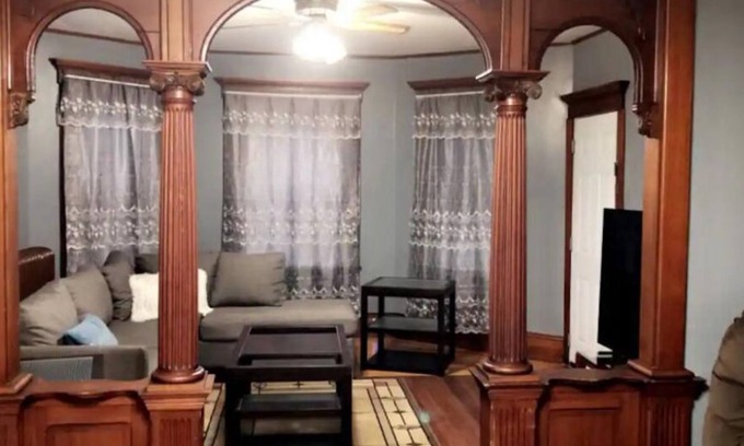 New Bedford Apartment | Spacious 3 bedroom apt 1st fl with spacious bedrooms and living room area