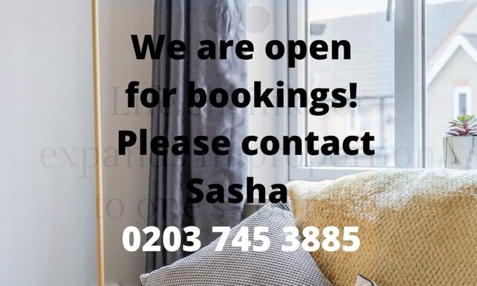 Luton House | ⭐ Spacious 3BR 3BA Contractor🏡 w/Free Parking|Wifi