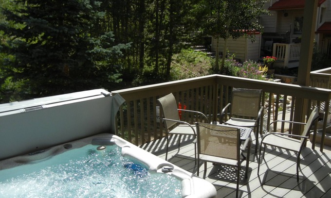 Wildernest Condo | Spacious 3BR/3BA/New Deck&Private Hot Tub - Discounted Weekly Rates!