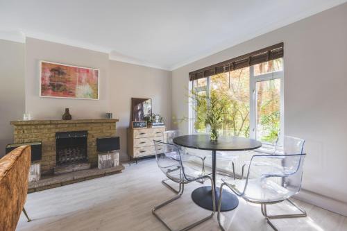 Richmond-upon-Thames House | Spacious 3BR Home Huge Garden Free Parking