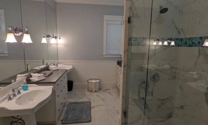 Lakeside at Blue Mountain Beach House | Spacious 4 bedroom home 0.7 miles to the beach!
