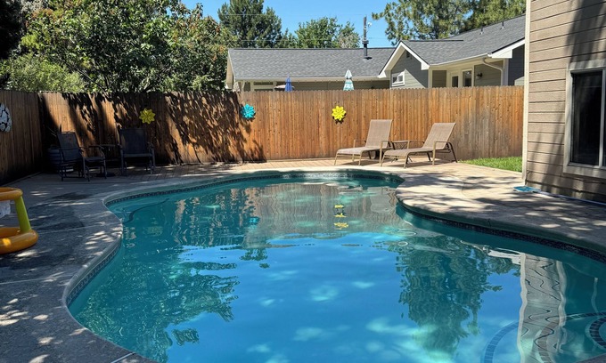 West Bench House | Spacious 4-bedroom 3 bath family friendly with pool and hot tub in central Boise