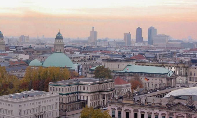 Mitte Apartment | Spacious 4-Bedroom Apartment in Prime Berlin Mitte Location