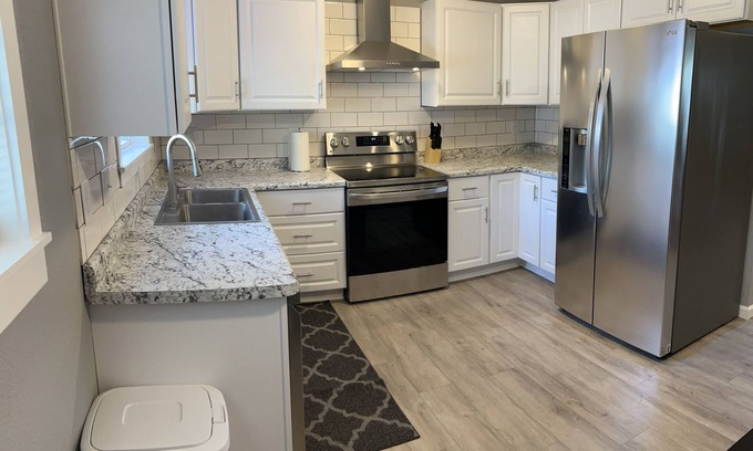 Van Buren Cottage | Spacious 4 bedroom cottage near Current River