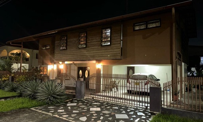 Paramaribo House | Spacious 4-Bedroom Family Home