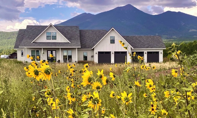 Fort Valley House | Spacious 4-bedroom house. Super quiet. close to snowbowl. Hour from Grand Canyon