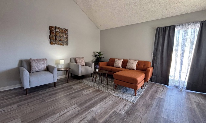 Las Vegas House | Spacious 4-bedroom house with WiFi and AC in amazing Las Vegas