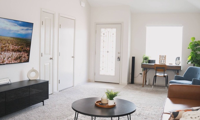 Biggs Field House | Spacious 4-bedroom home located in far East El Paso equipped with WiFi and AC