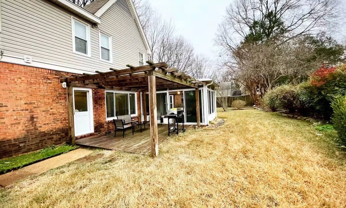 Ellendale House | Spacious 4-Bedroom Retreat with Game Room and Backyard BBQ