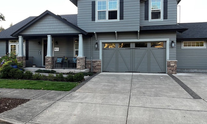 Eugene House | Spacious 4 BR 3BTH dog-friendly home minutes from UofO