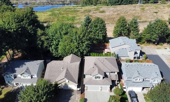 Olympia House | Spacious 4Bedroom 3Bath Getaway