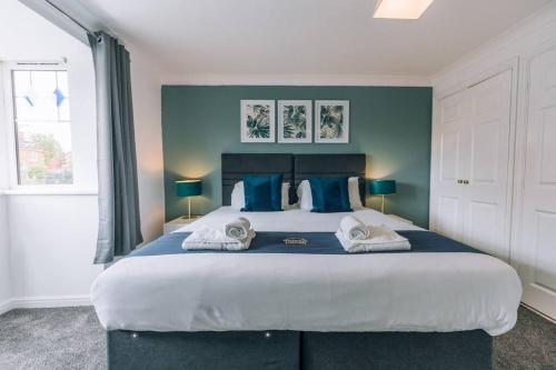 Bedlington House | Spacious 5 bed house with free private parking, Bedlington, Northumberland