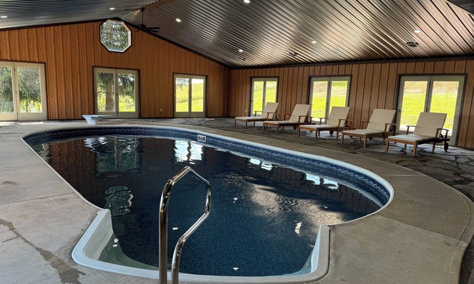 Lewisburg House | Spacious 5-bedroom house with AC, WiFi in amazing Lewisburg Private Indoor Pool